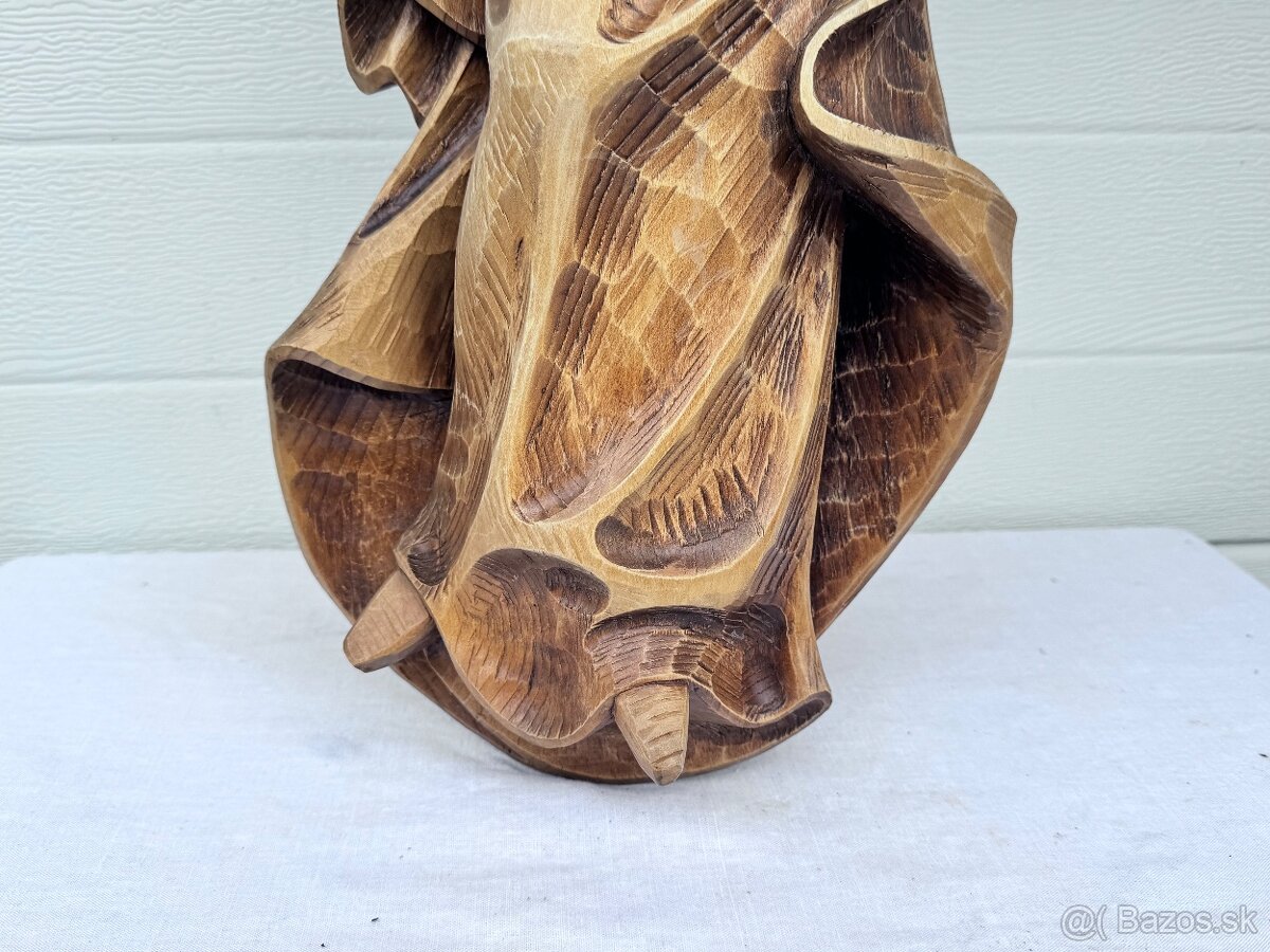 Velká dřevěná socha Panny Marie značená řezbářem - 7