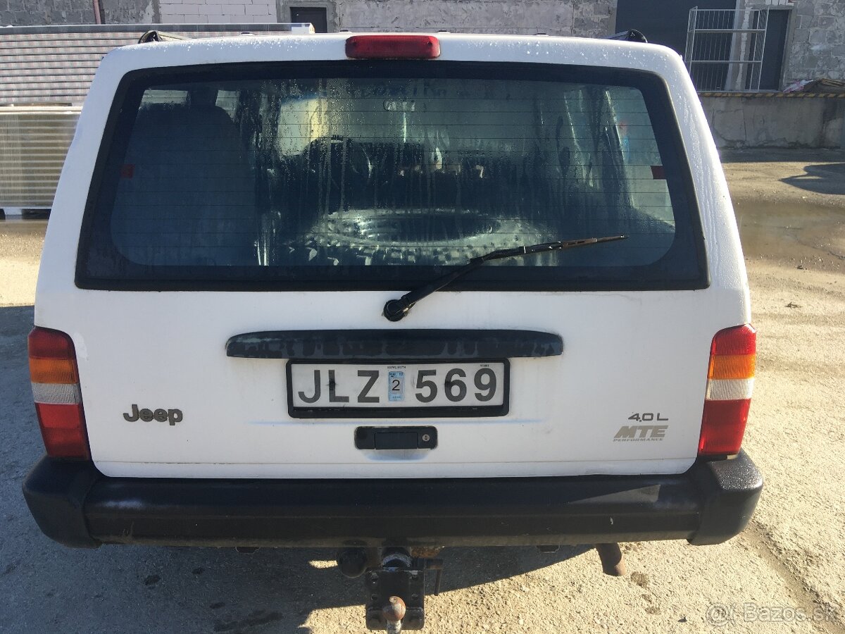 AKCIA Jeep CHerokee XJ-4L benzin-automat - 7