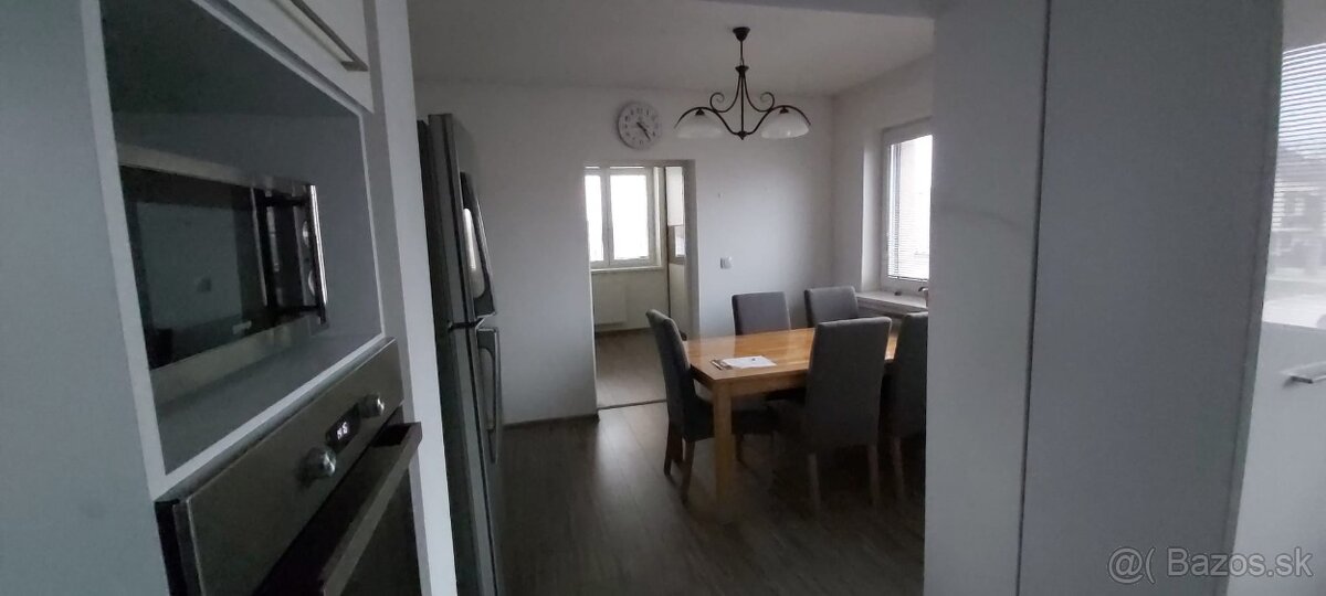 Prenájom 4 izbového bytu v RD - 7