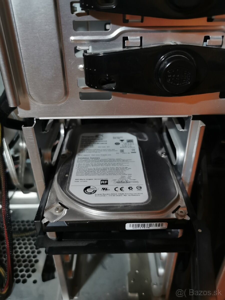 Predám straší počítač - nefunkčný - 7