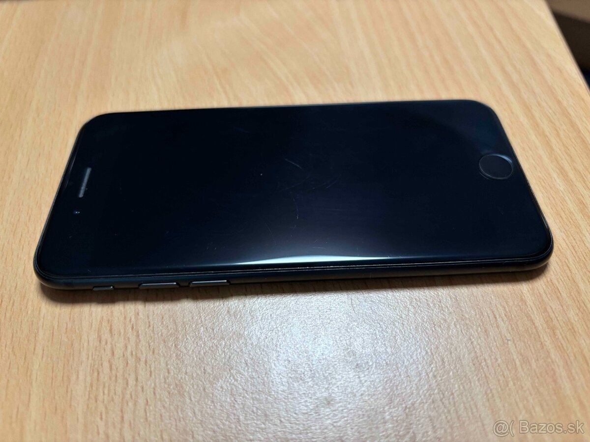 Apple iPhone 7 - 128GB - 84% kapacita batérie - 7