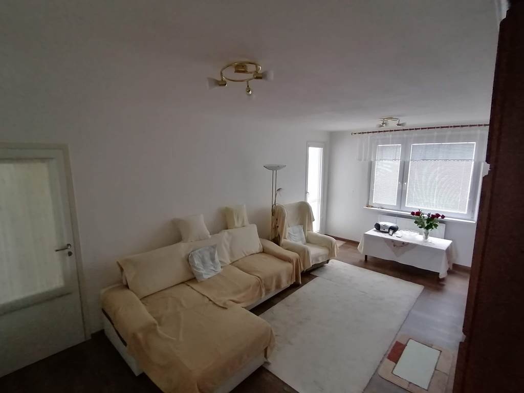 Voľná izba pre jednu osobu (spolu v 4-izb. byte len 2 osoby - 7