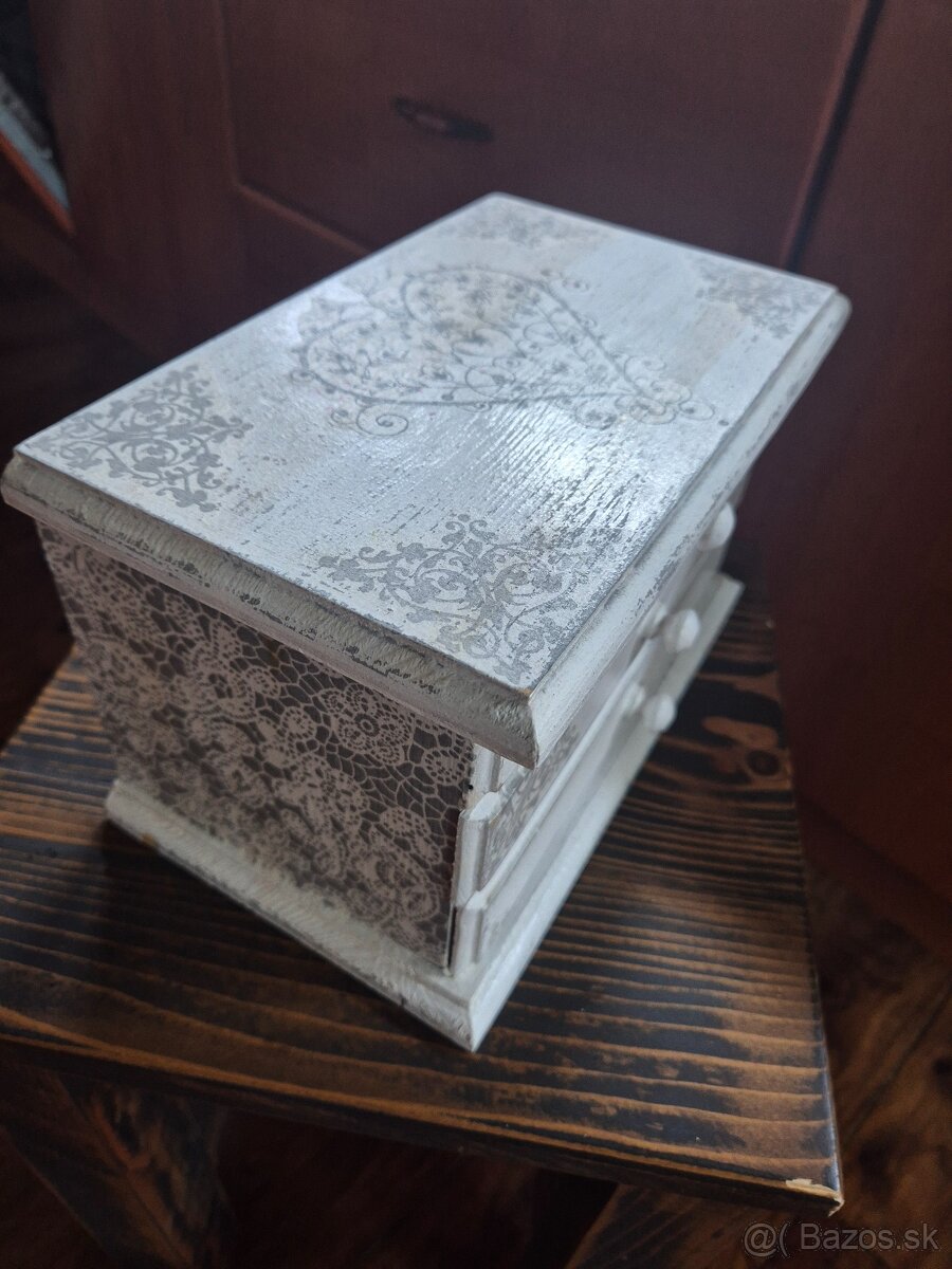 Sperkovnica drevena - 7