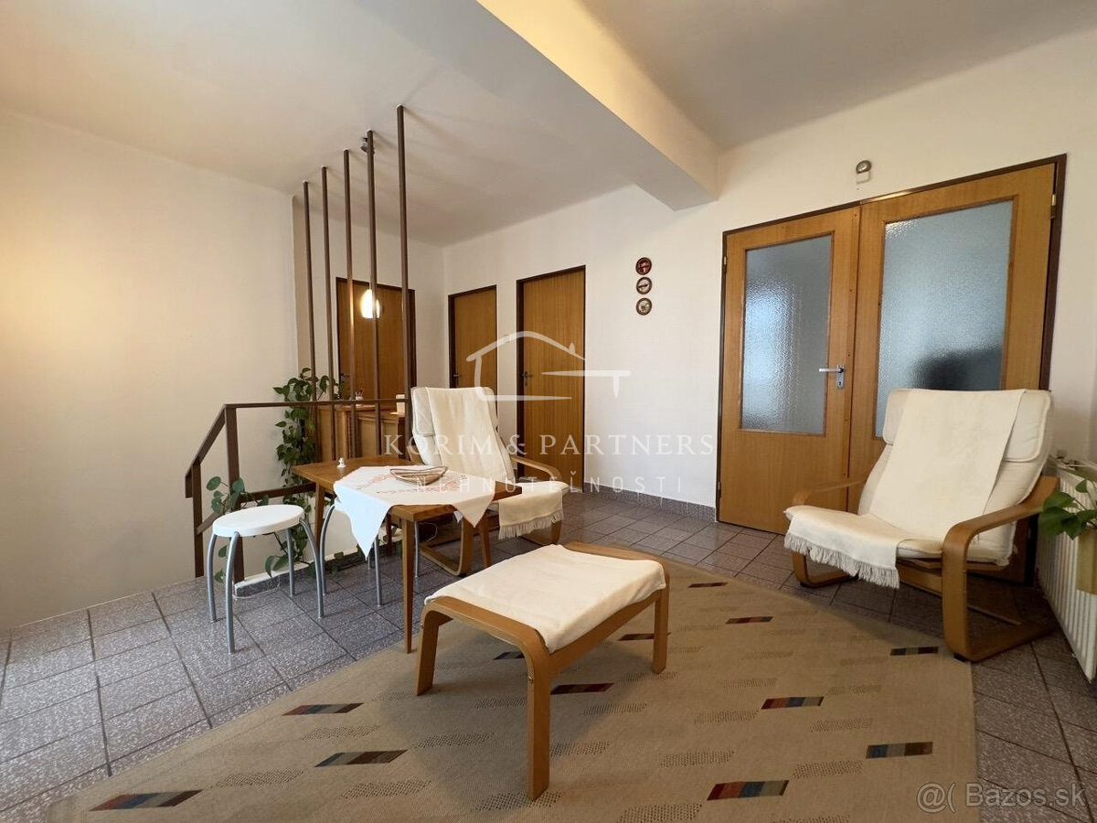 Zaujímavý rodinný dom s menším átriovým dvorom, Komárno - 7