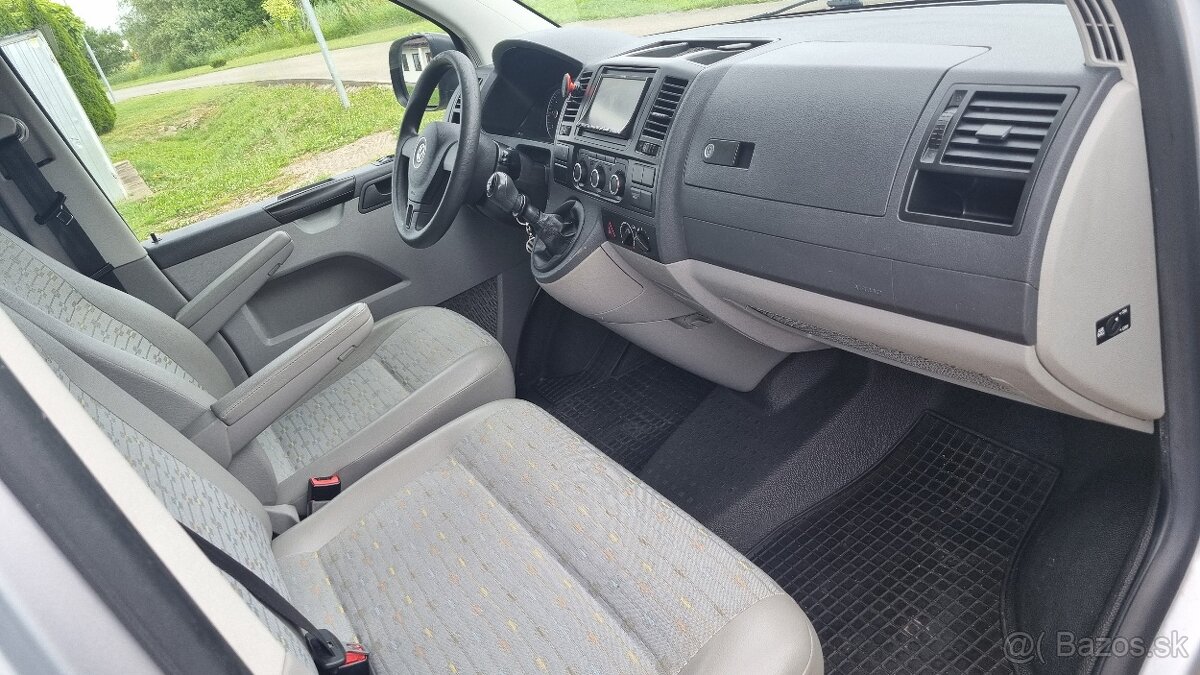 Prenájom 9 miestny VW Transportér, Long - 7