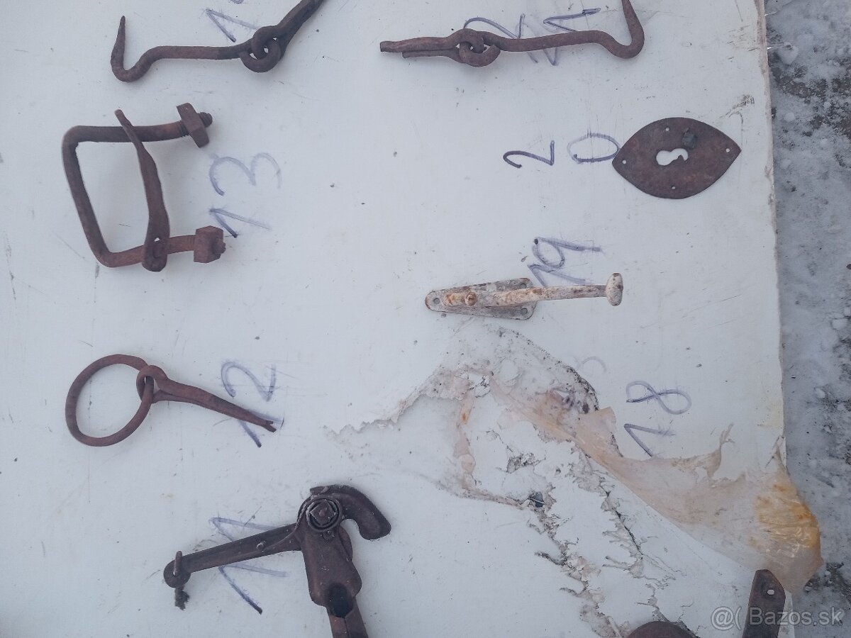 Staré drobnosti na dekoráciu - 7