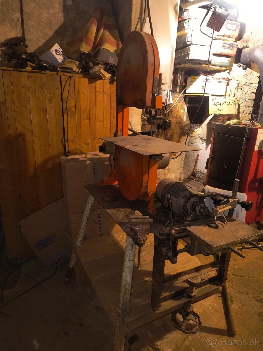 hoblovačka,dlabačka,pásovka,sverák,stôl - 7