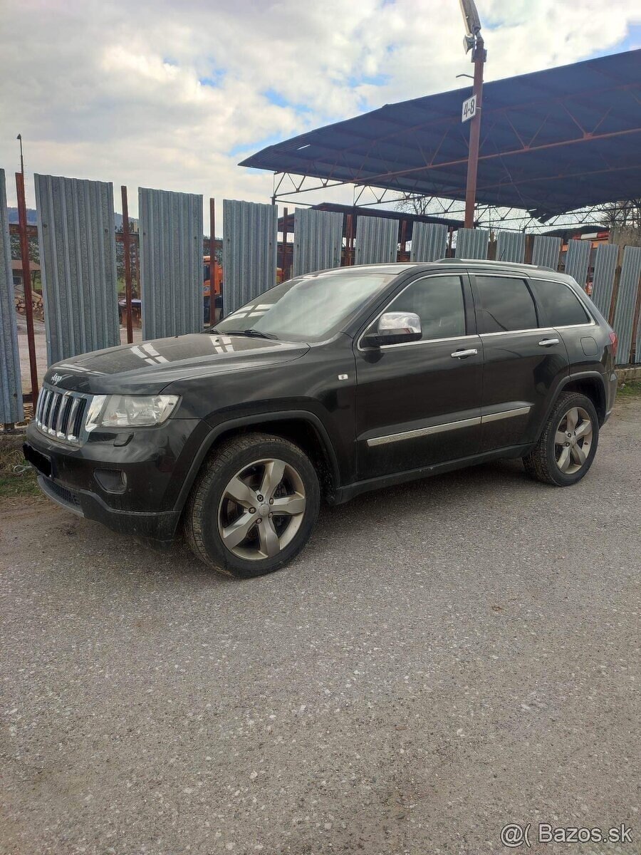 Rozpredám jeep Grand Cherokee wk2 3.0 - 7