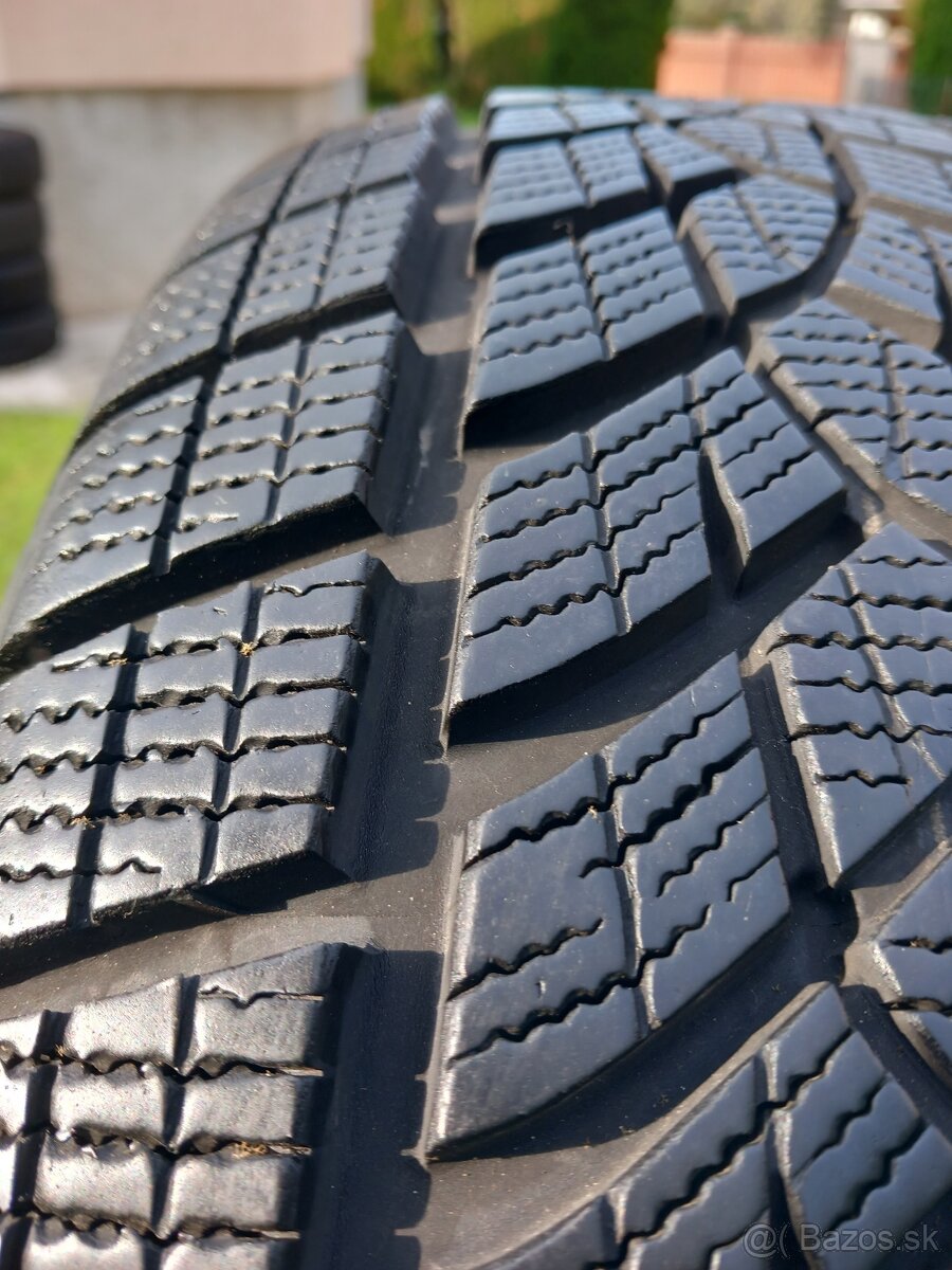 225/60 r17 zimne pneumatiky goodyear - 7