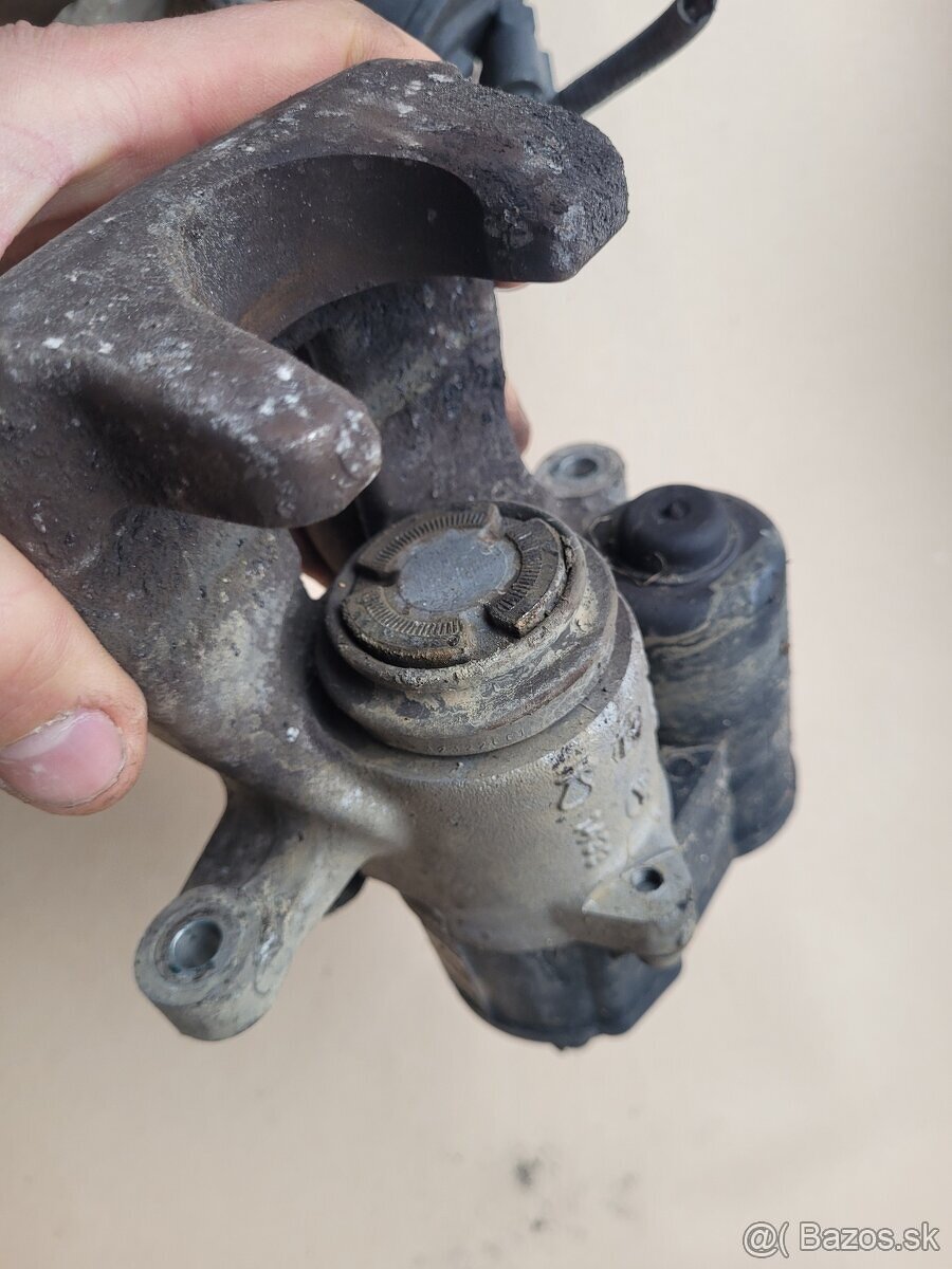 Predám zadné strmene s motorčekmi pre Volkswagen Passat b6 - 7