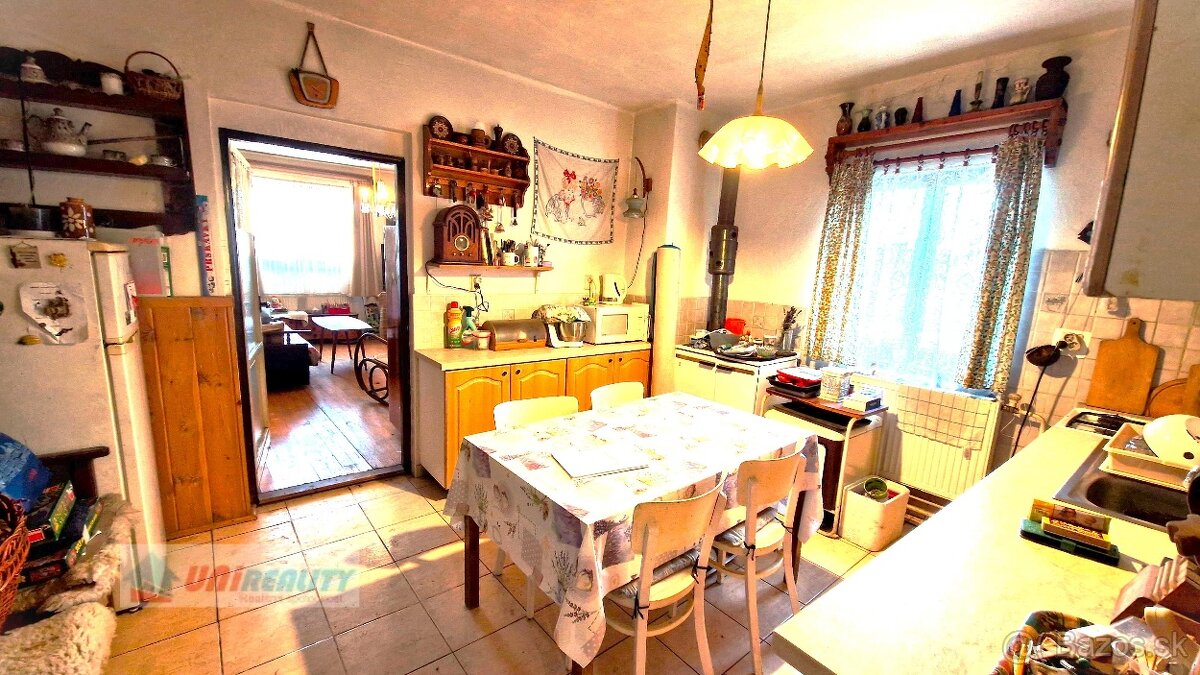 MALÁ HRADNÁ - starší domček / pekná záhrada - 7