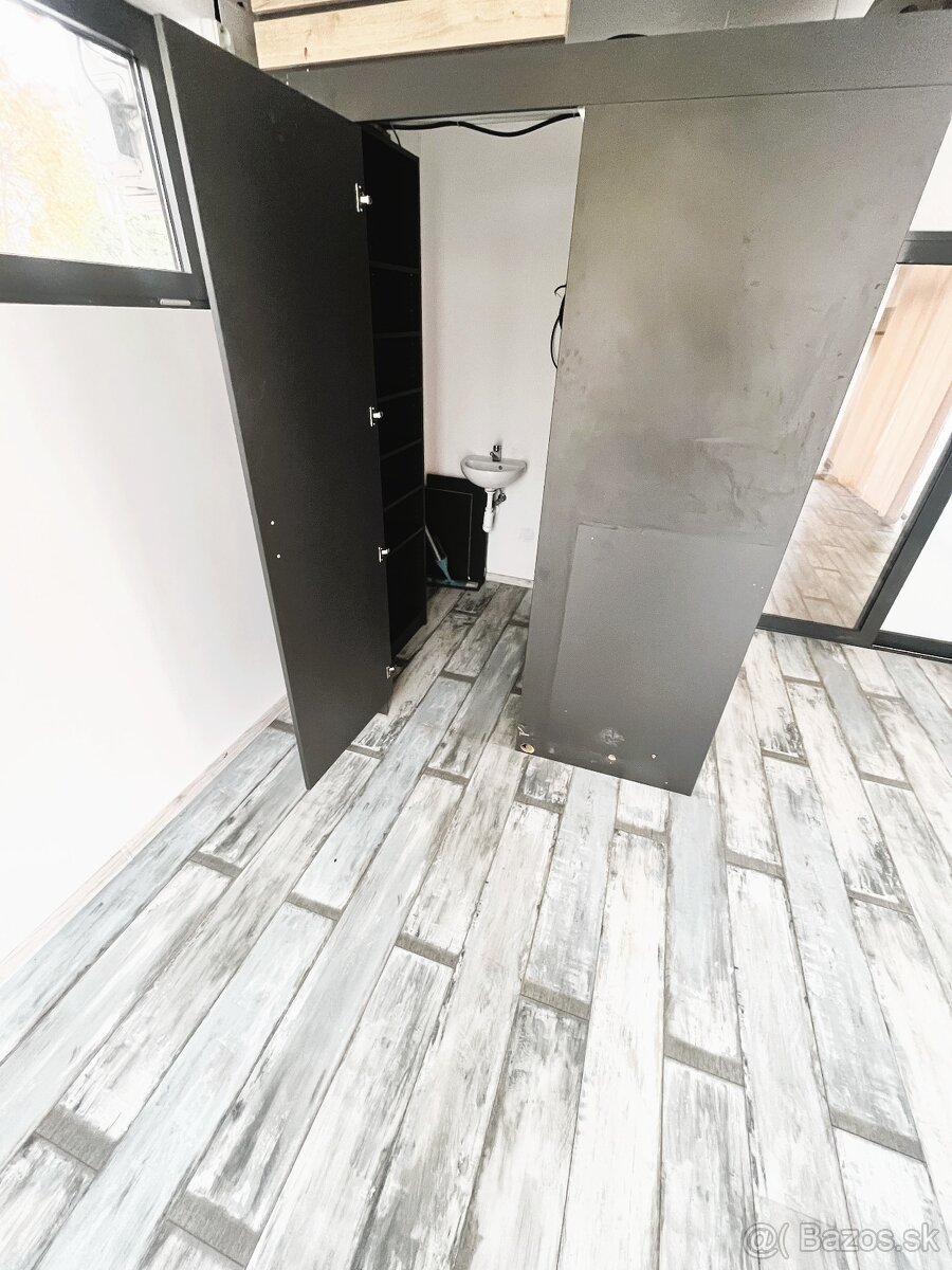 Na prenájom presklený priestor v centre Lučenca - 7