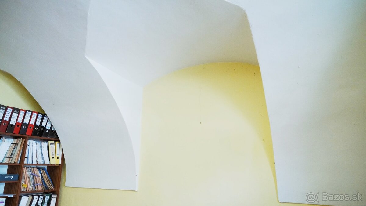 Budova v centre mesta - 7