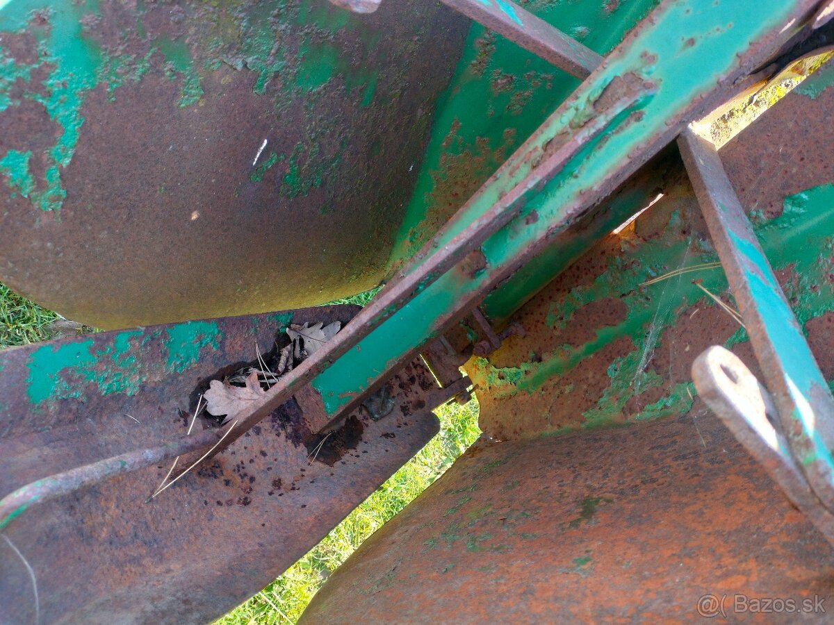 Půdní rýhovací fréza za traktor - 7