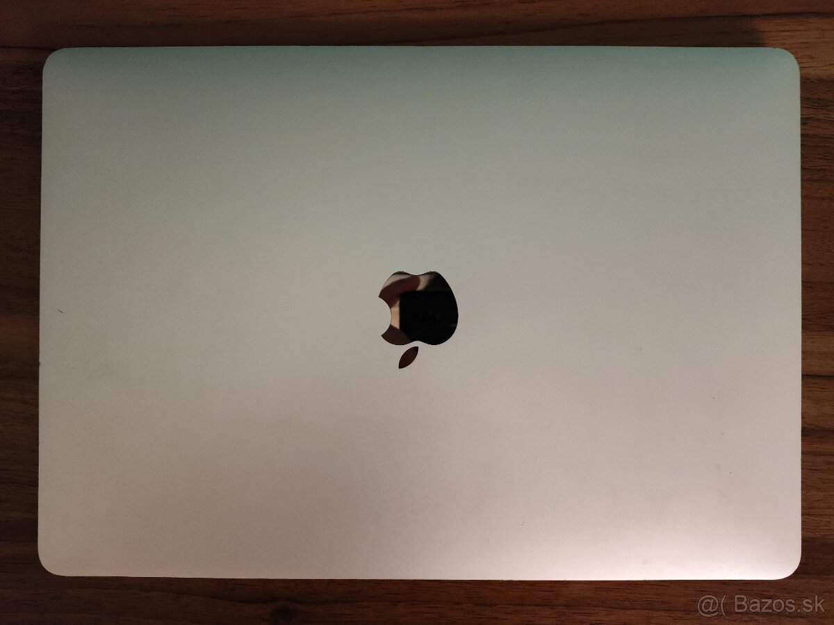 Apple MacBook Pro 2017 – i5 / 8GB / 256GB - 7