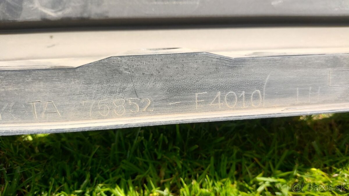 Toyota C-HR CHR Aygo X / Kia Rio - kryt prah podbeh maska - 7