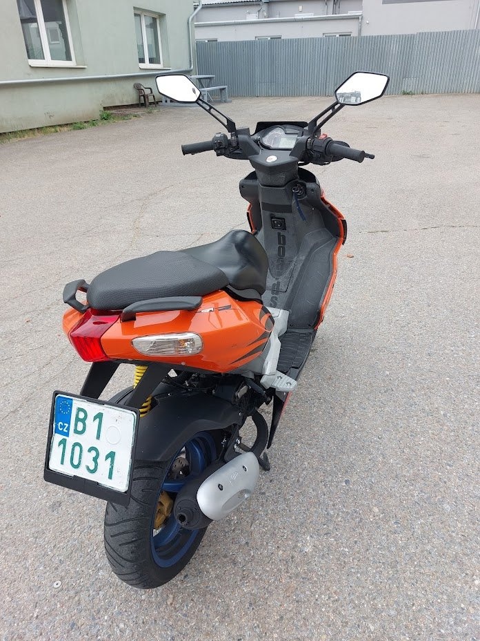 2005 APRILIA SR 50 naj.15000 KM po servisu - 7