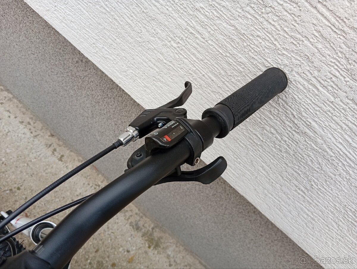 Ponúkam na predaj horský bicykel Rockrider ST 120 27,5" - 7