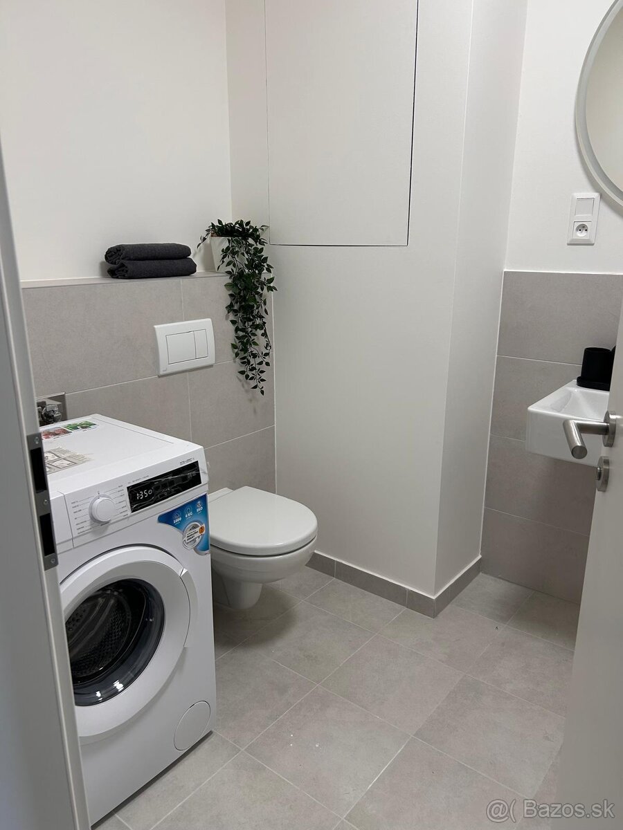 Prenájom bytu 2-izbový • 46 m², 720 €/mes. 720€+150€+100€= n - 7