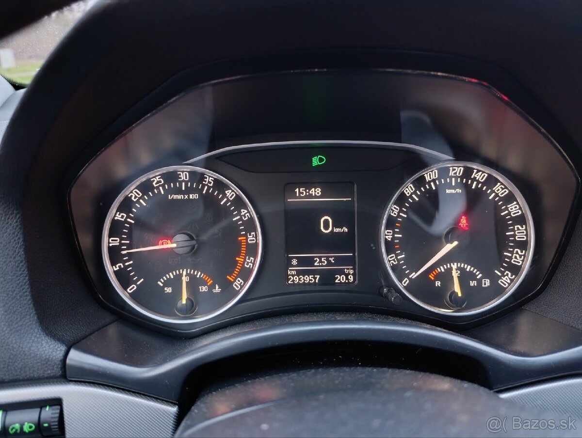 Škoda octavia 1,6TDI Elegance 2013
- 7