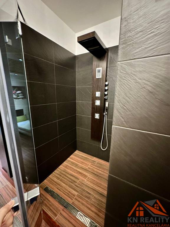 Rodinný dom s krytou terasou Komárno - 7