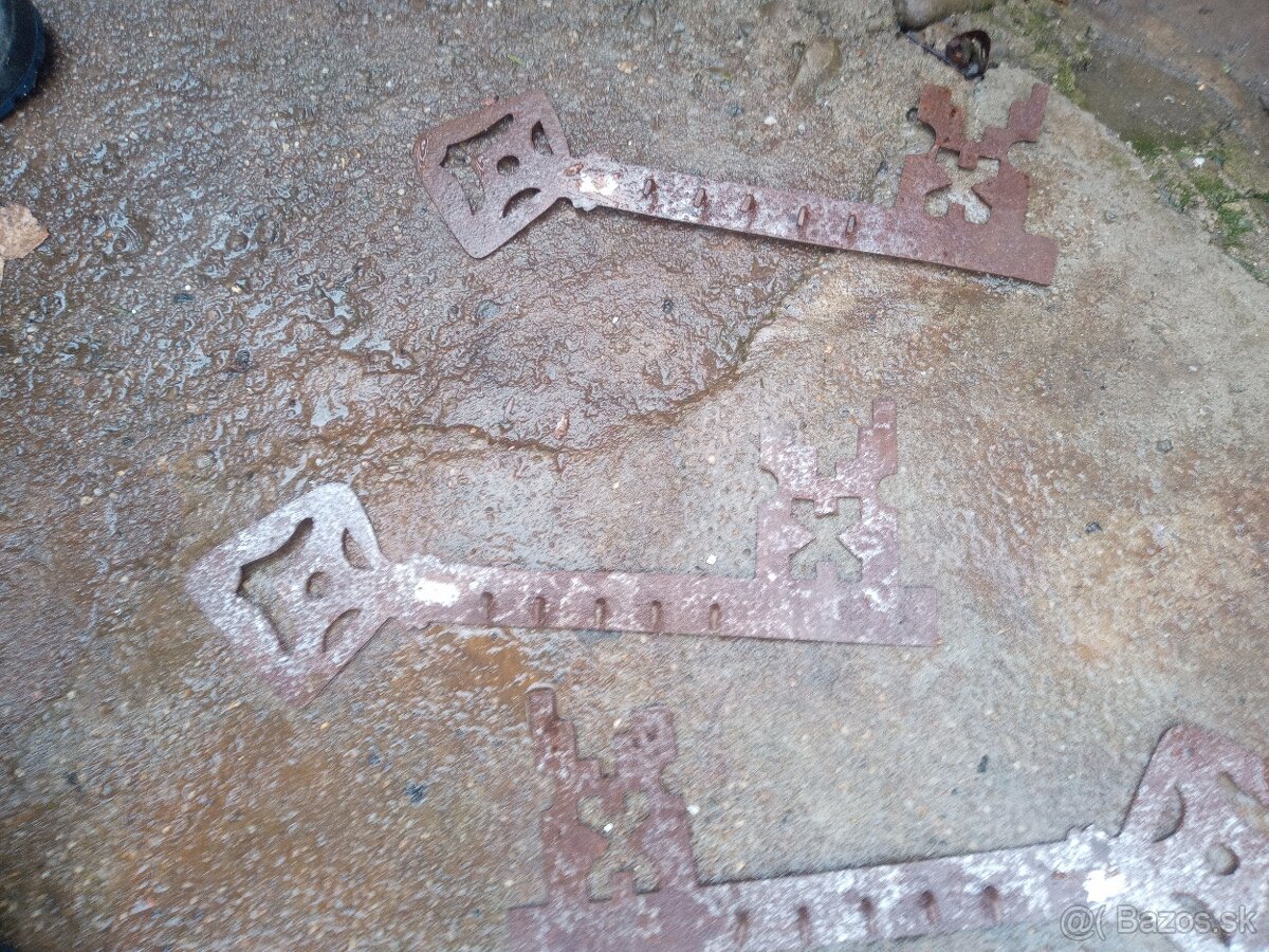 Smalt.nadoby.vesiaky - 7