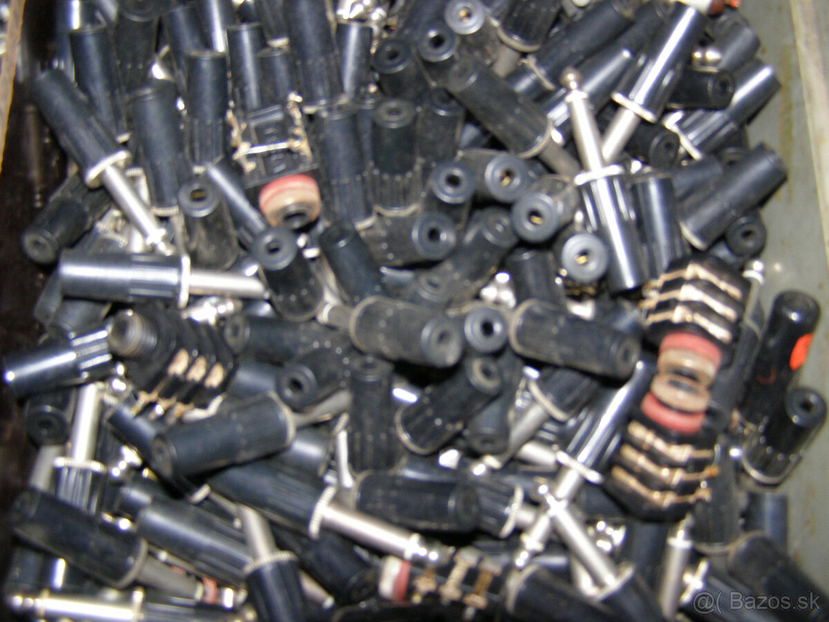 WK konektory,pätice,audiovajíčka/audiotransformátory/ - 7