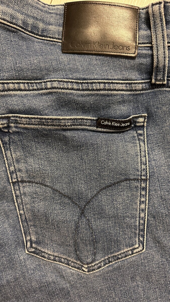 Pánske,kvalitné džínsy - skinny Calvin KLEIN - 34/32 - 7