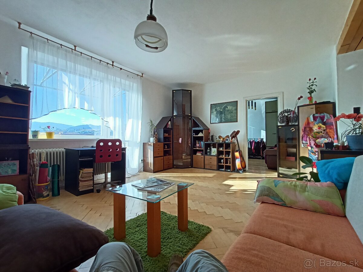 PREDÁM SLNEČNÝ BYT V CENTRE BANSKEJ BYSTRICI - 7