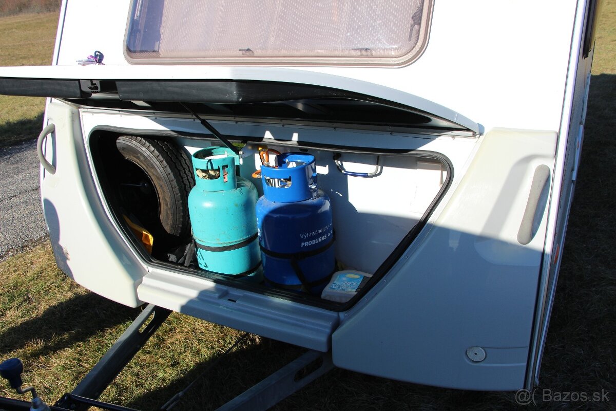 obytny prives Hymer 4 osoby 1200kg - 7