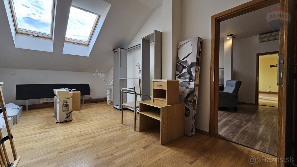 Prenájom troch kancelárií, 87 m², Farská 10, Nitra - 7