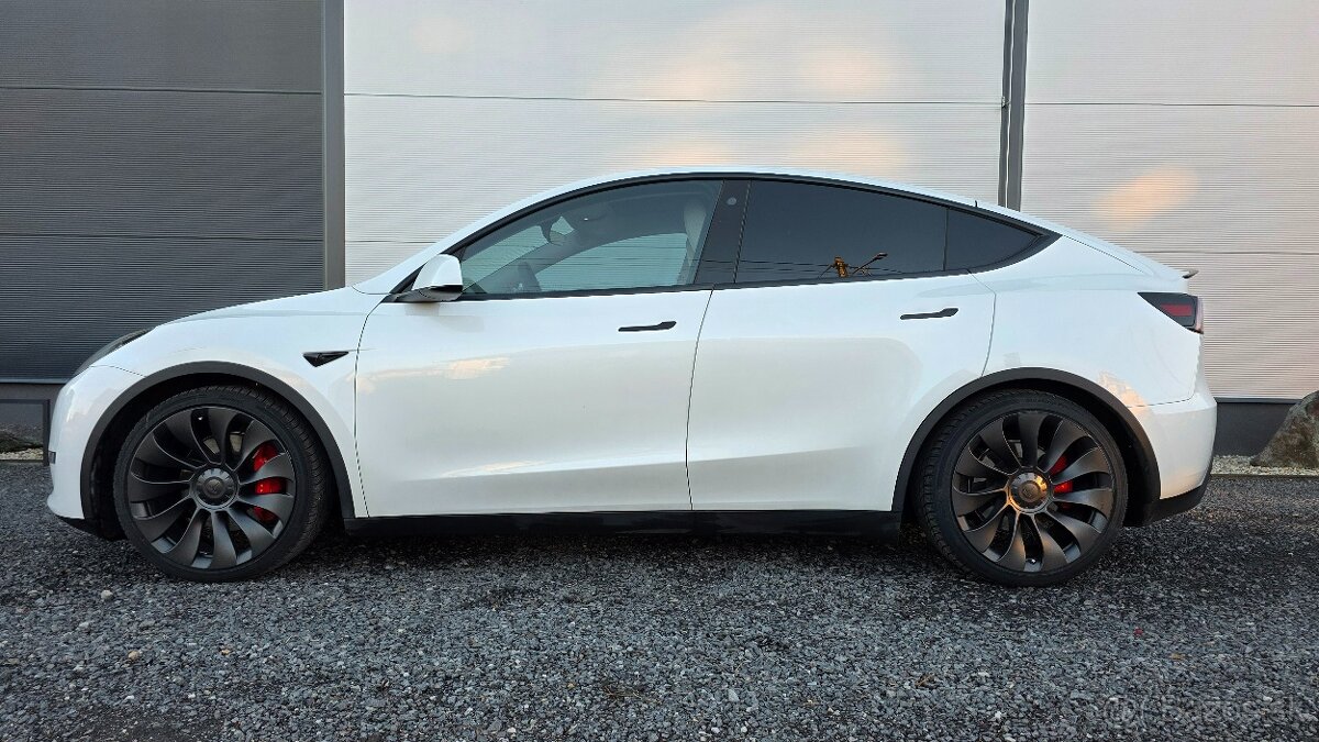 Tesla Model Y Long Range Performance Plná Záruka rv.2023 - 7