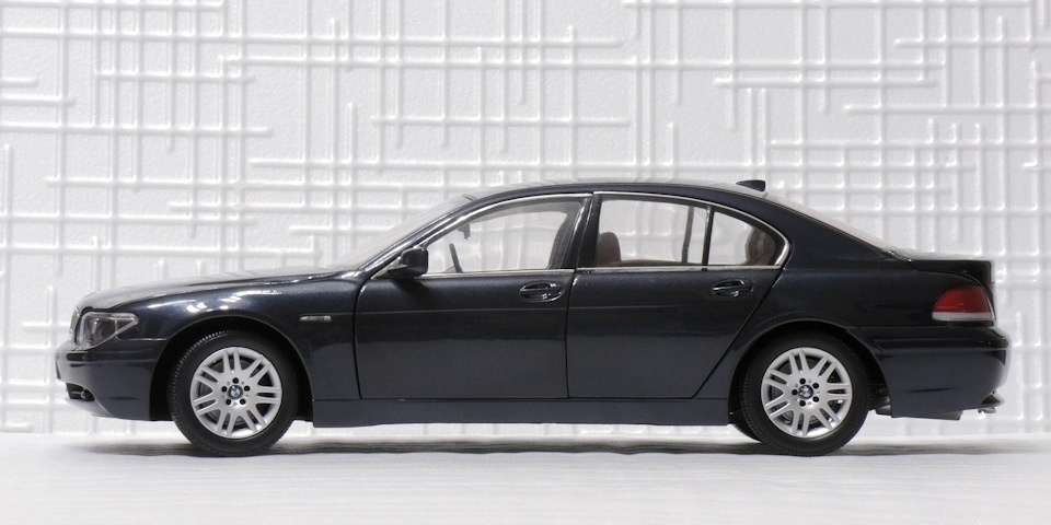 Predám model BMW 745i, e65, mierka 1:18, KYOSHO. - 7