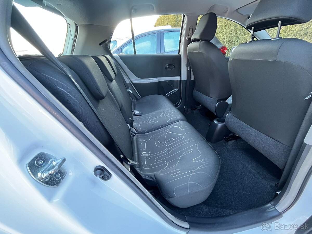 Toyota YARIS 2009 benzín - 7