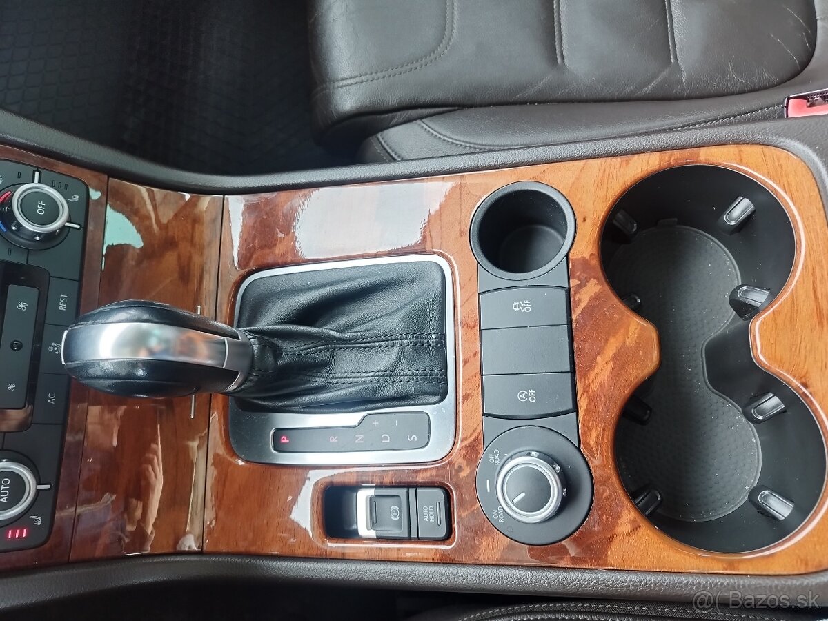 VW Touareg 3.0 tdi - 7