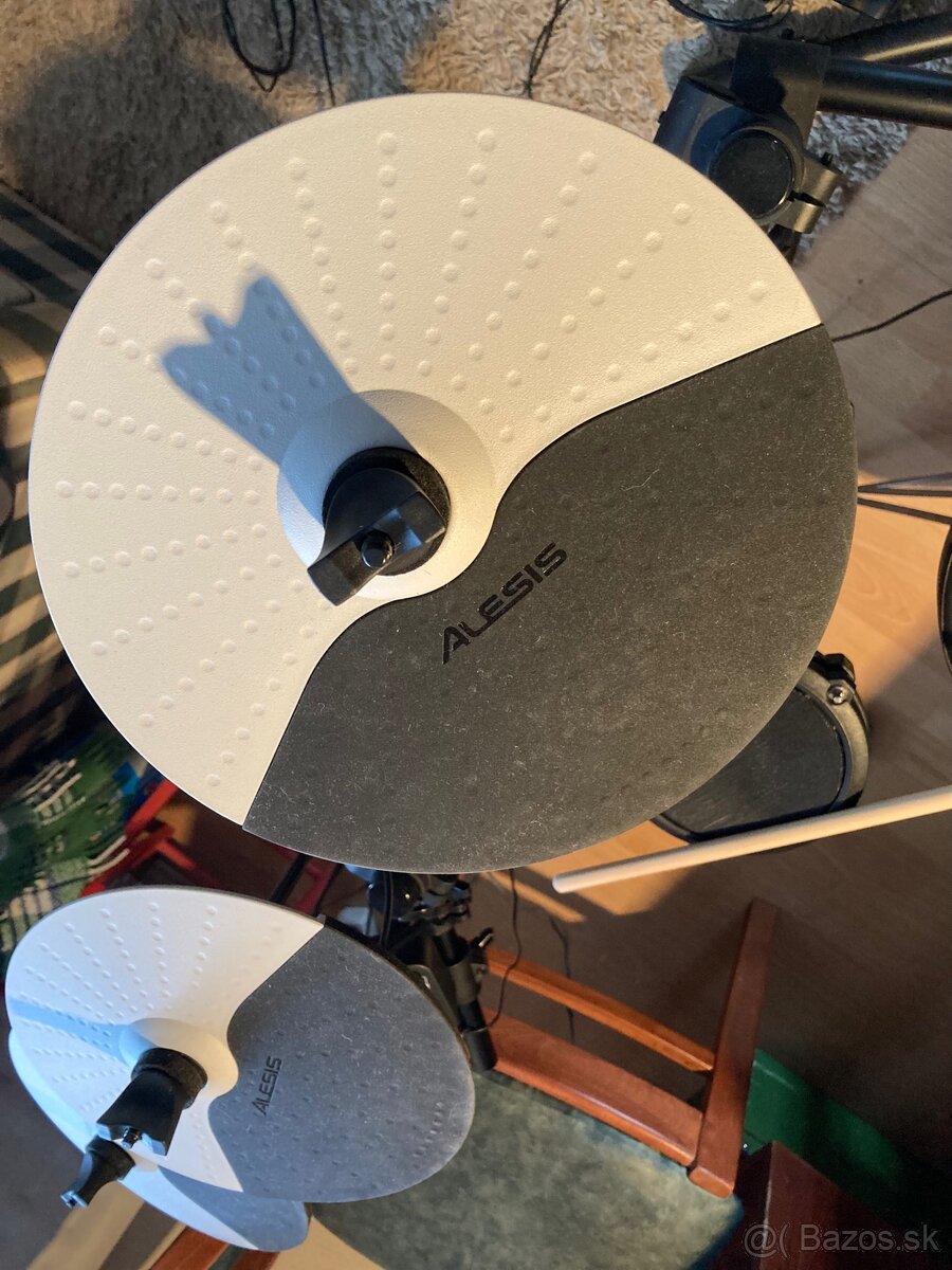 Elektronická bicia sada Alesis Debut Kit - 7