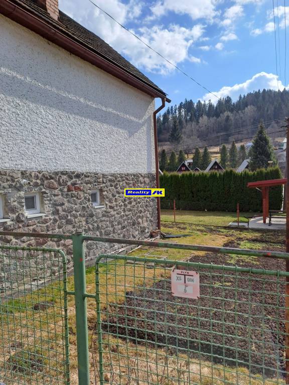 Chalupa rodinný dom v krásnom prostredí obce Turček - 7