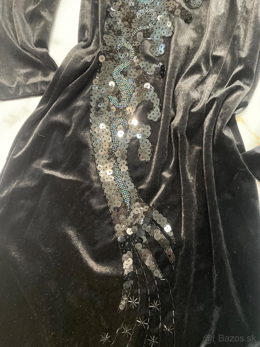 Luxusné zamatové šaty - 7