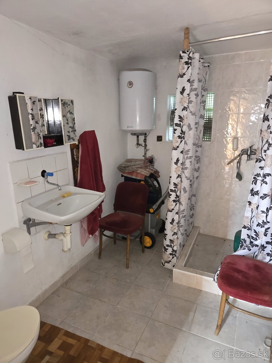 Lukratívny Pozemok 512m² s Murovanou Chatou v Rači pod Lesom - 7