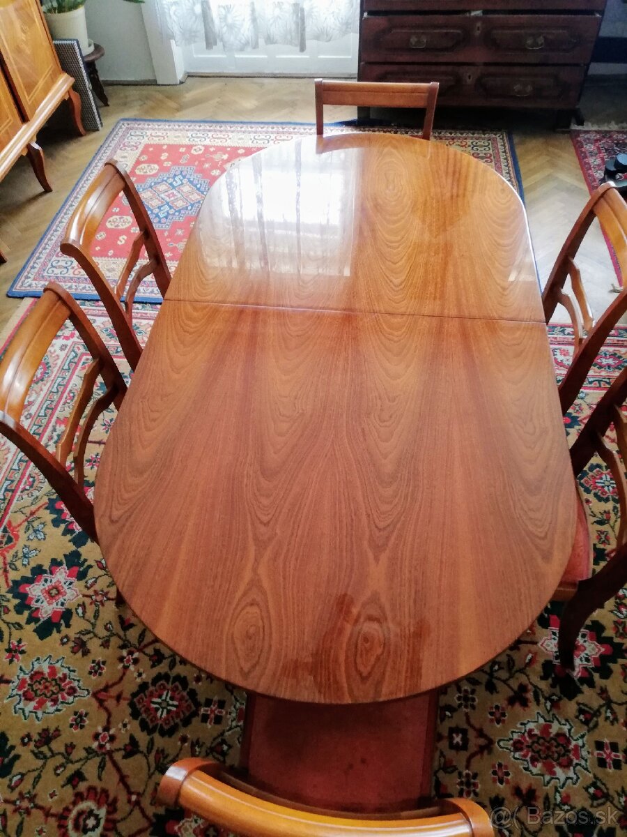 Jedálenská suprava
- 7