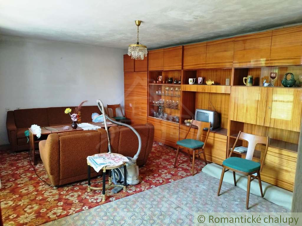 Priestranný dom s veľkou 1767 m² záhradou pre mladú rodinu - 7