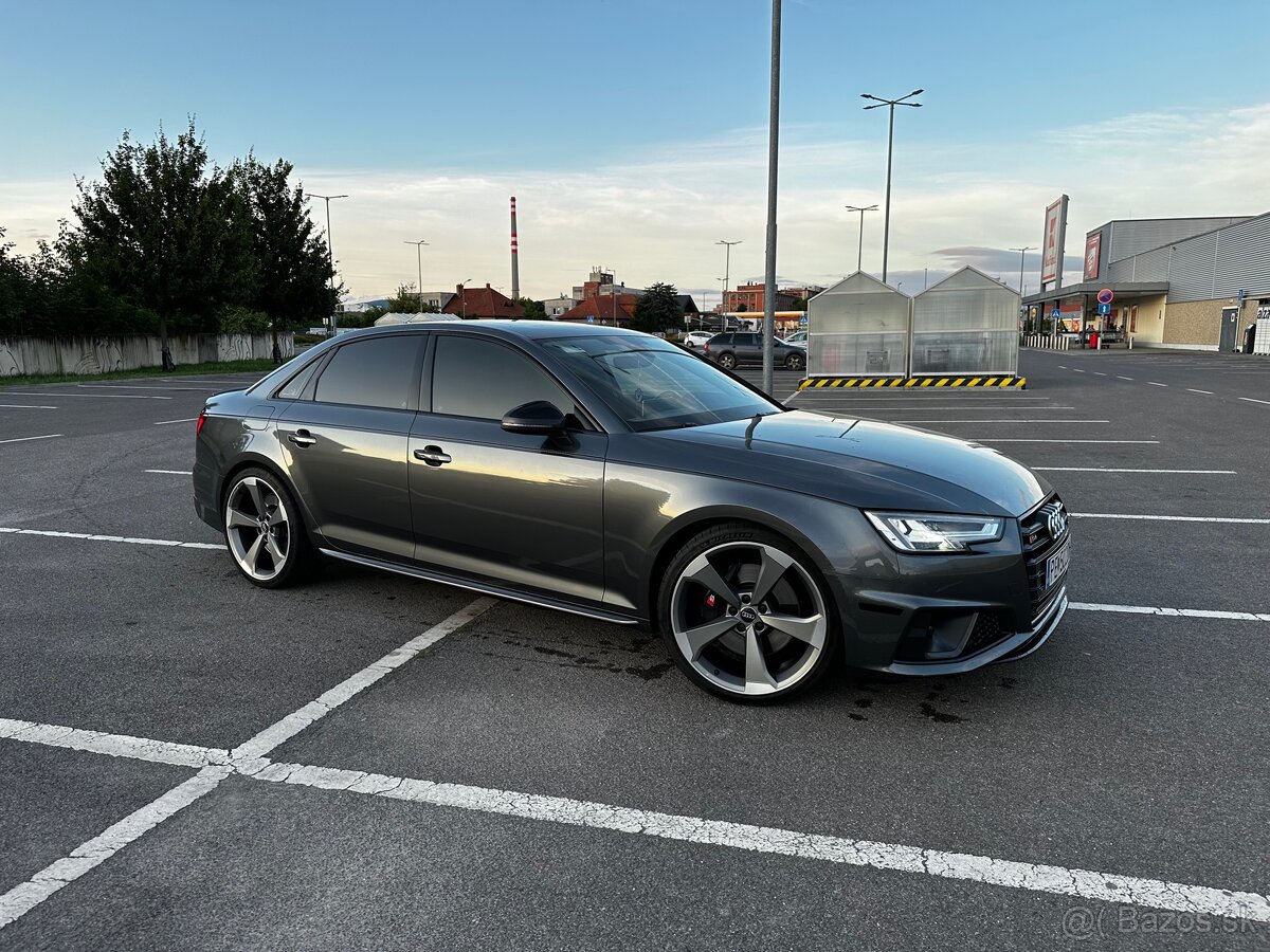 Predám Audi s4 b9 - 7