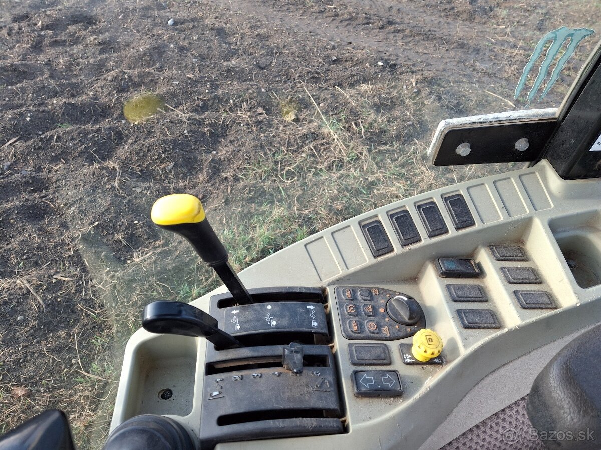 John Deere 3045R - 7