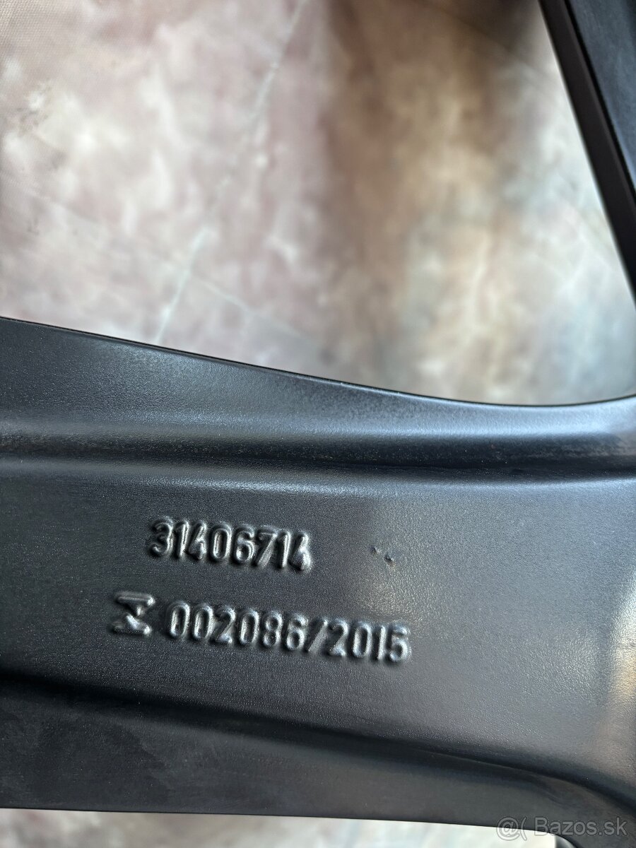 Zimní sada Volvo XC90 275/45R20 110V - 7