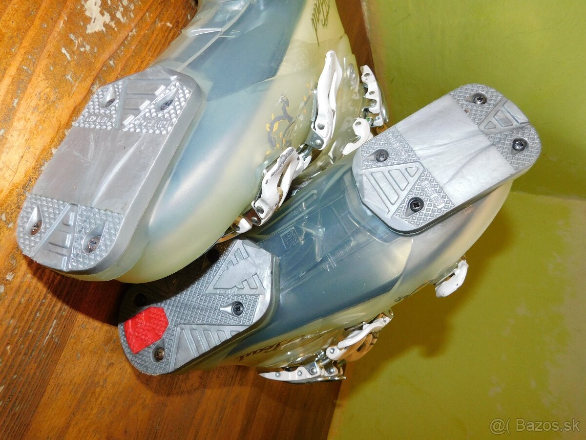 Head č-42 woman Dream - 7