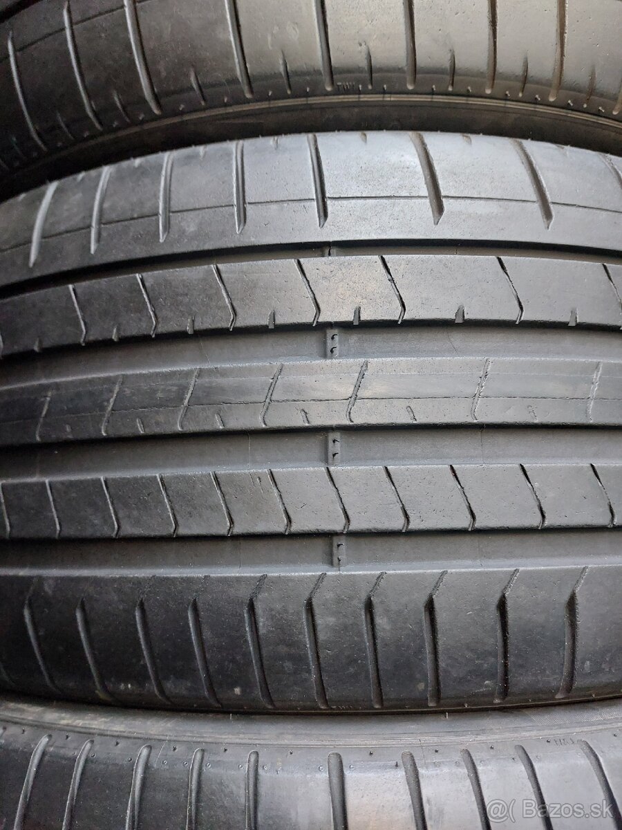 Pirelli Pzero 285/40R23 + 325/35R23 - 7