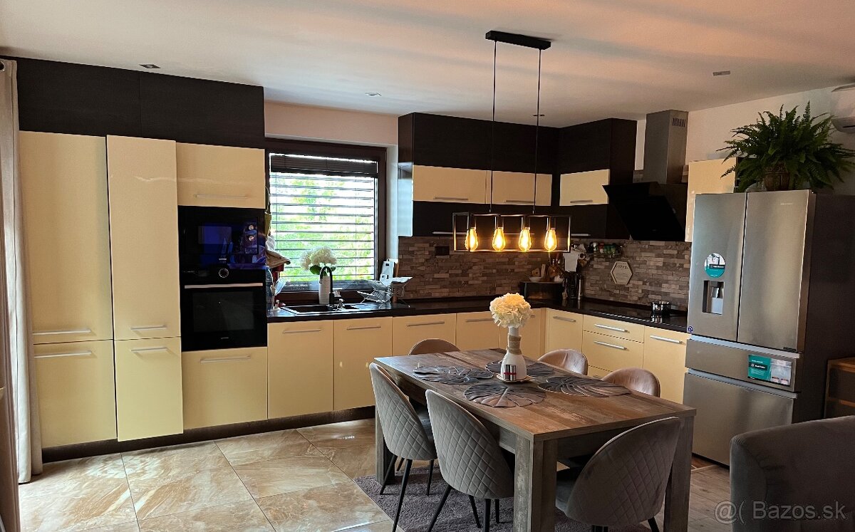 Kuchynská linka do L - 7