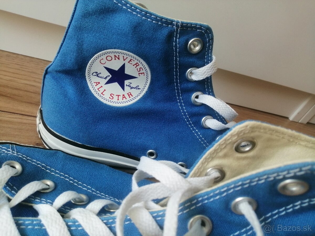 Converse modre - 7