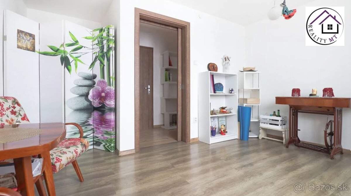 Rodinný dom s garážou a záhradným altánkom na Lipovci - 7