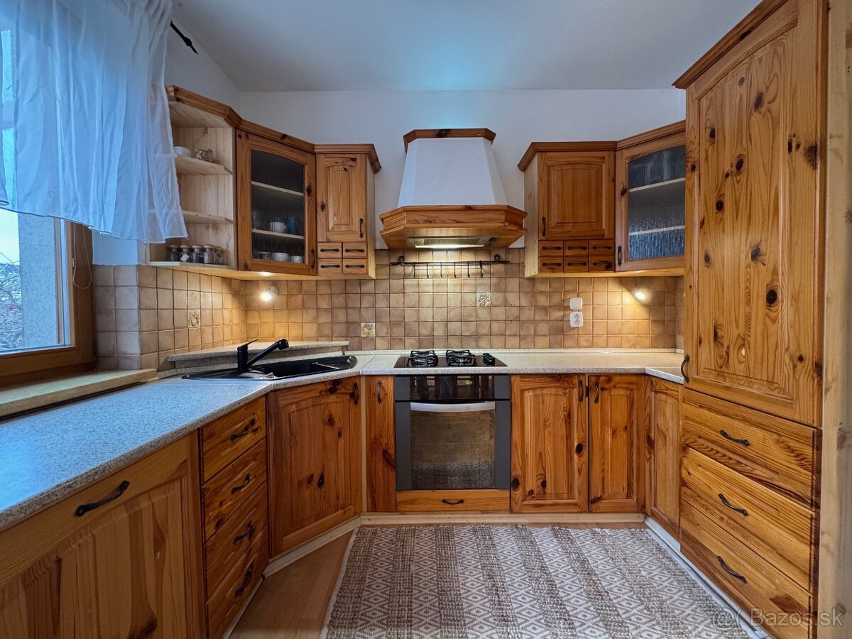 PONUKA komfortného 5-izb. RD s garážou - 7